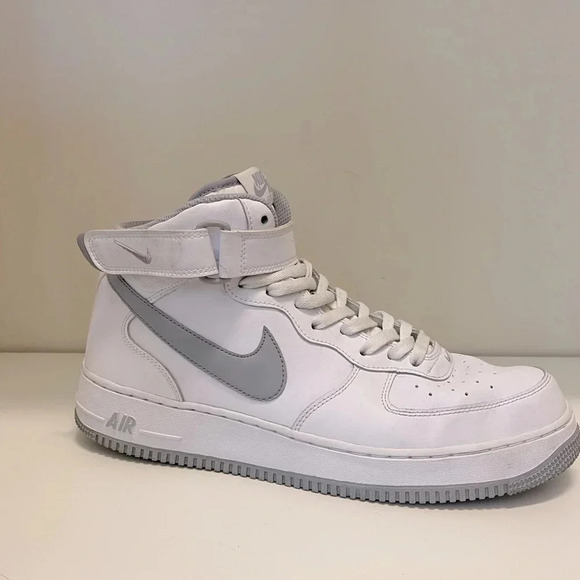 Nike Air Force 1 Mid '07 'White Wolf
Grey' Men’s Basketball Sneakers Size 12 - Picture 8 of 8